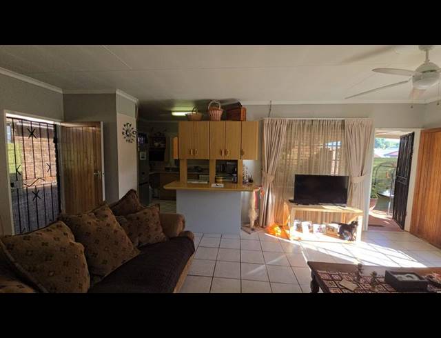 3 BEDROOM TOWNHOUSE FOR SALE IN ANNLIN